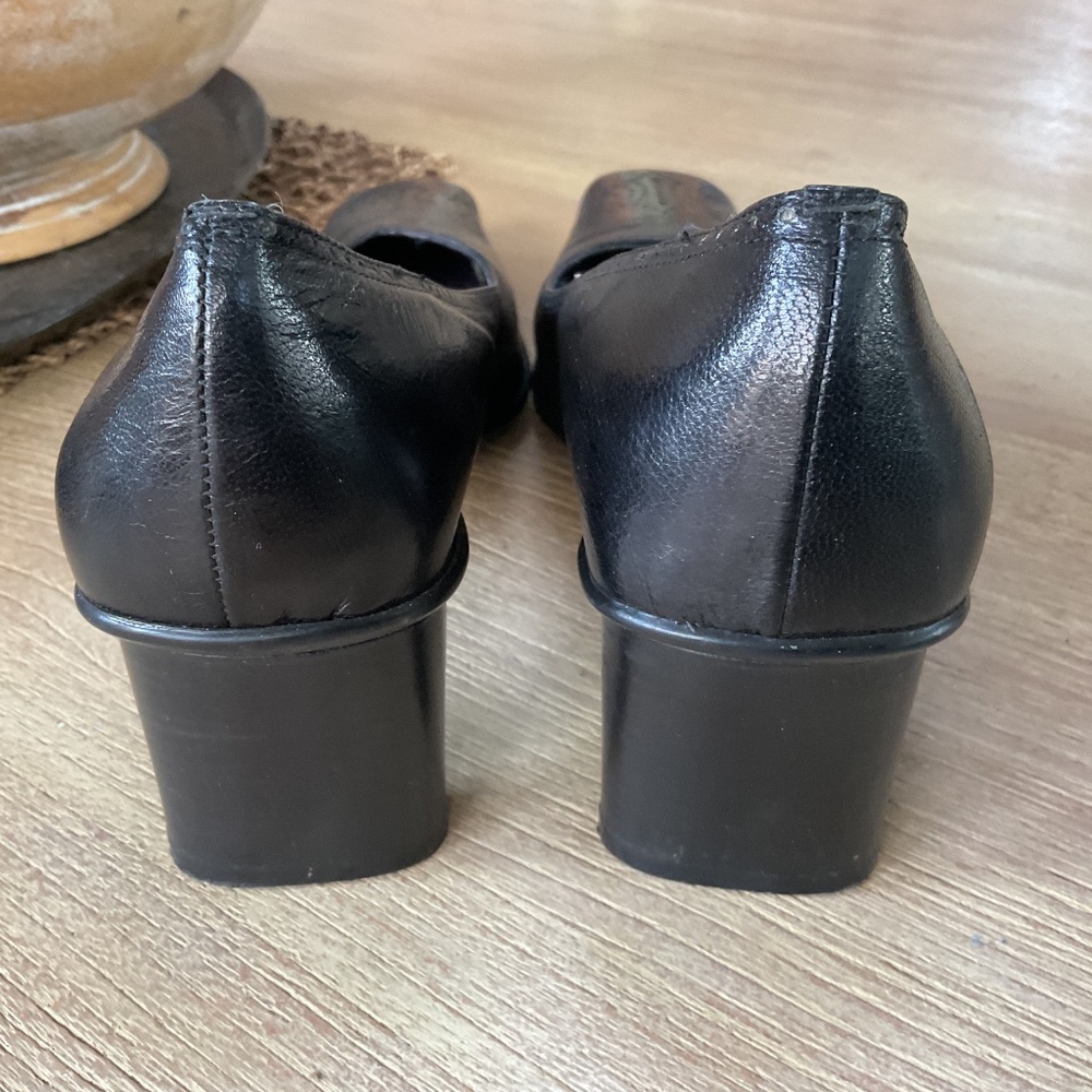 Paola Ferri Women’s Black Italian Leather  Pumps 38 (US 8) - Picture 9 of 12